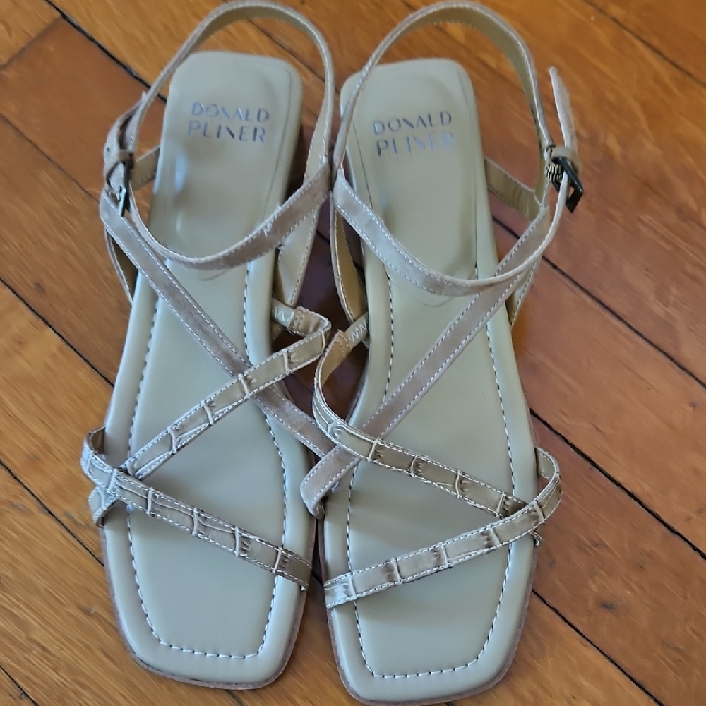 Donald J. Pliner Taupe Strappy Leather Sandals Sz 9